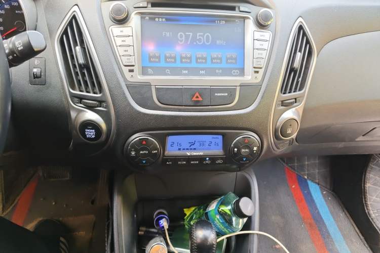 Used Hyundai ix35 2013 2.0L Automatic Two-Wheel Drive Smart GLS China IV Standard Audio And AC Panel