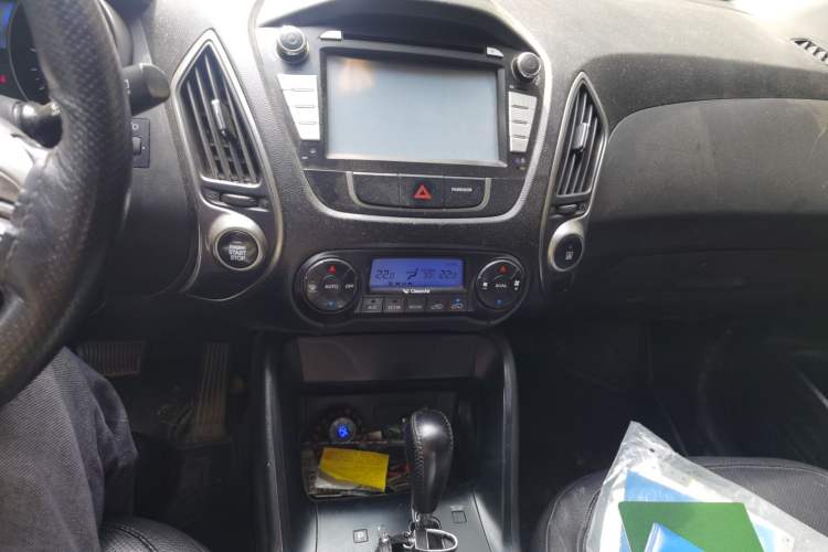 Used Hyundai ix35 2013 2.0L Automatic Two-Wheel Drive Smart GLS China IV Standard Audio And AC Panel
