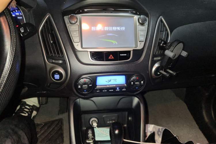 Used Hyundai ix35 2013 2.0L Automatic Two-Wheel Drive Smart GLS China IV Standard Audio And AC Panel