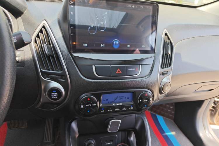 Used Hyundai ix35 2013 2.0L Automatic Two-Wheel Drive Smart GLS China IV Standard Audio And AC Panel