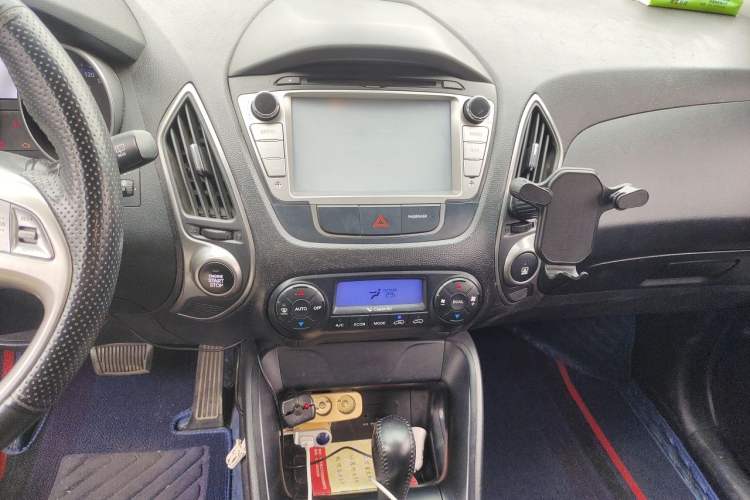 Used Hyundai ix35 2013 2.0L Automatic Two-Wheel Drive Smart GLS China IV Standard Audio And AC Panel
