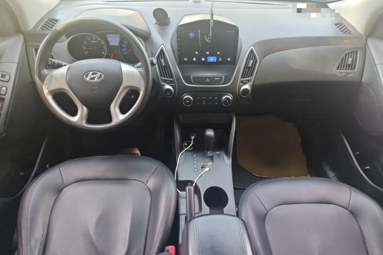 Used Hyundai ix35 2013 2.0L Automatic 2WD Comfort GL China IV Standard Center Console