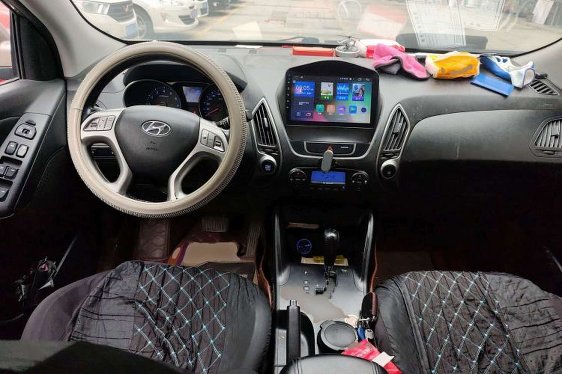 Used Hyundai ix35 2013 2.0L Automatic Two-Wheel Drive Smart GLS China IV Standard Center Console