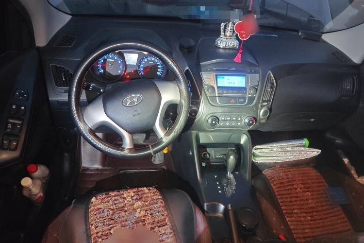 Used Hyundai ix35 2013 2.0L Automatic Two-Wheel Drive Comfort GL China V Standard Center Console
