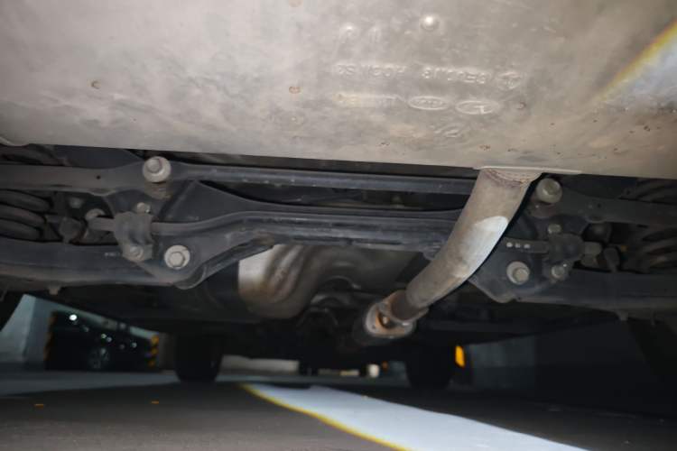 Used Hyundai ix35 2013 2.0L Automatic Two-Wheel Drive Smart GLS China IV Standard Chassis Rear