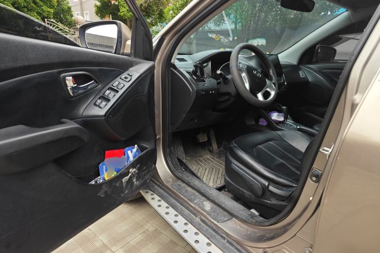 Used Hyundai ix35 2013 2.0L Automatic Two-Wheel Drive Smart GLS China IV Standard Driver Seat