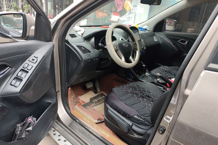 Used Hyundai ix35 2013 2.0L Automatic Two-Wheel Drive Smart GLS China IV Standard Driver Seat