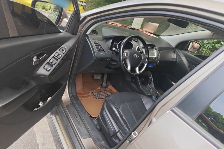 Used Hyundai ix35 2013 2.0L Automatic 4x4 Intelligent GLS China IV Standard Driver Seat