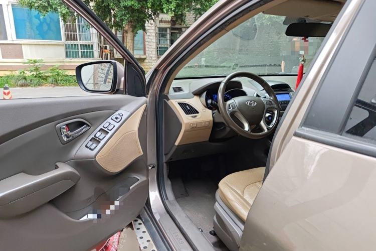 Used Hyundai ix35 2013 2.0L Automatic Two-Wheel Drive Smart GLS China IV Standard Driver Seat