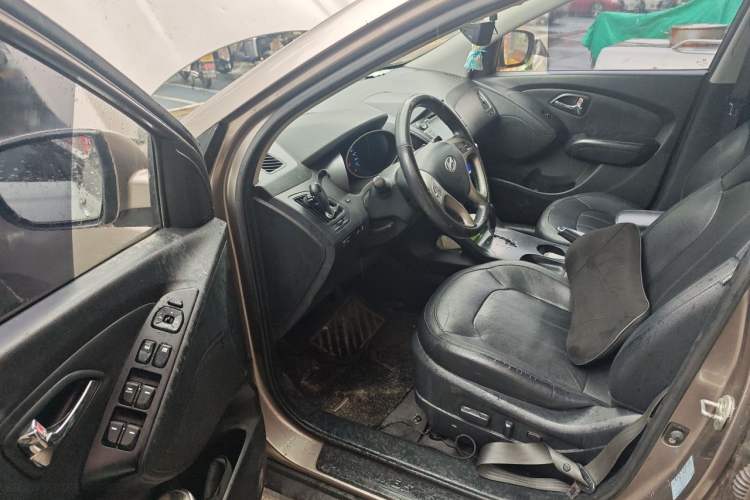 Used Hyundai ix35 2013 2.0L Automatic Two-Wheel Drive Smart GLS China V Standard Driver Seat