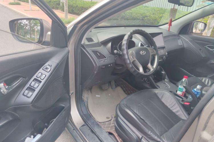 Used Hyundai ix35 2013 2.0L Automatic Two-Wheel Drive Smart GLS China IV Standard Driver Seat