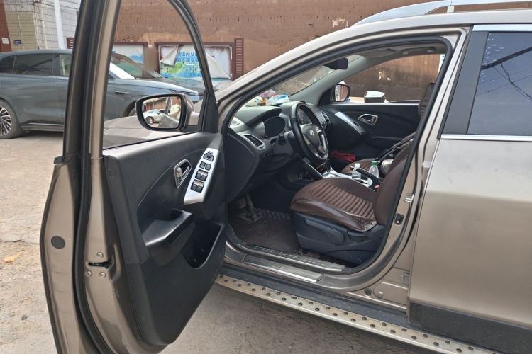 Used Hyundai ix35 2013 2.0L Automatic Two-Wheel Drive Smart GLS China IV Standard Driver Seat