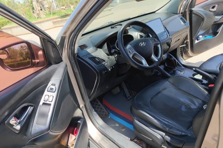 Used Hyundai ix35 2013 2.0L Automatic Two-Wheel Drive Smart GLS China IV Standard Driver Seat