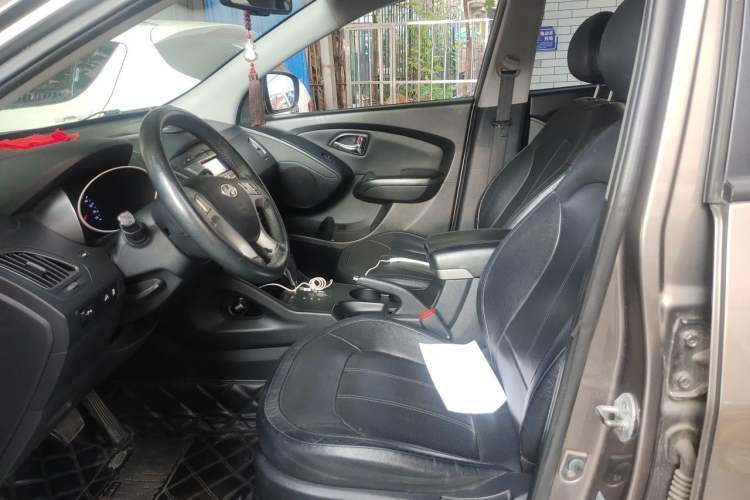 Used Hyundai ix35 2013 2.0L Automatic Two-Wheel Drive Smart GLS China V Standard Driver Seat