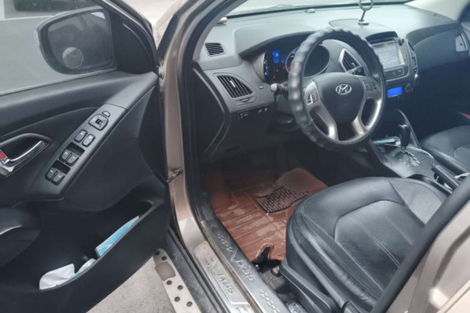 Used Hyundai ix35 2013 2.0L Automatic Two-Wheel Drive Smart GLS China IV Standard Driver Seat