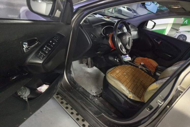 Used Hyundai ix35 2013 2.0L Automatic 2WD Comfort GL China IV Standard Driver Seat