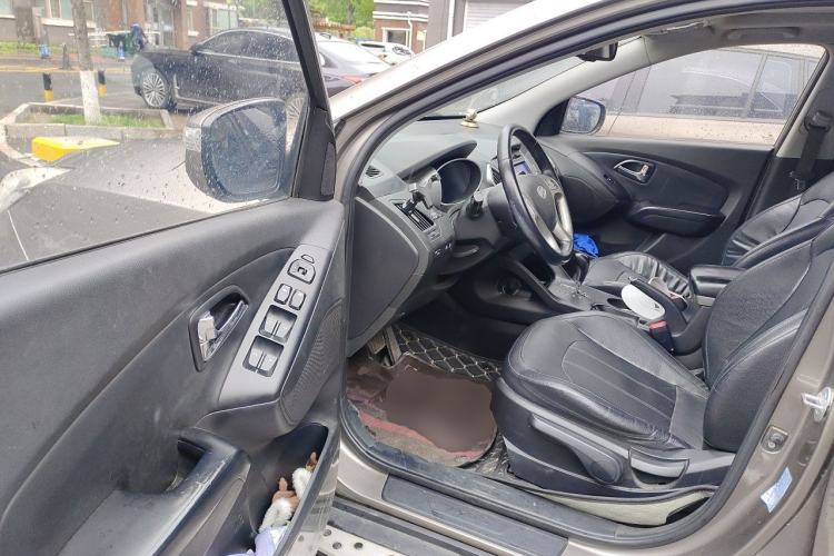 Used Hyundai ix35 2013 2.0L Automatic Two-Wheel Drive Smart GLS China IV Standard Driver Seat