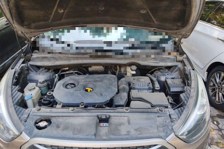 Used Hyundai ix35 2013 2.0L Automatic Two-Wheel Drive Smart GLS China V Standard Engine Bay