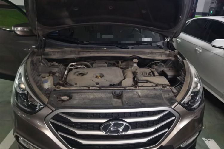 Used Hyundai ix35 2013 2.0L Automatic Two-Wheel Drive Smart GLS China IV Standard Engine Bay