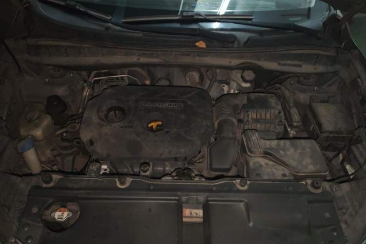 Used Hyundai ix35 2013 2.0L Automatic Two-Wheel Drive Smart GLS China IV Standard Engine Bay