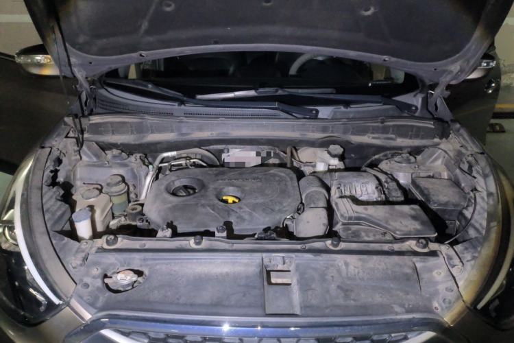 Used Hyundai ix35 2013 2.0L Automatic Two-Wheel Drive Smart GLS China IV Standard Engine Bay