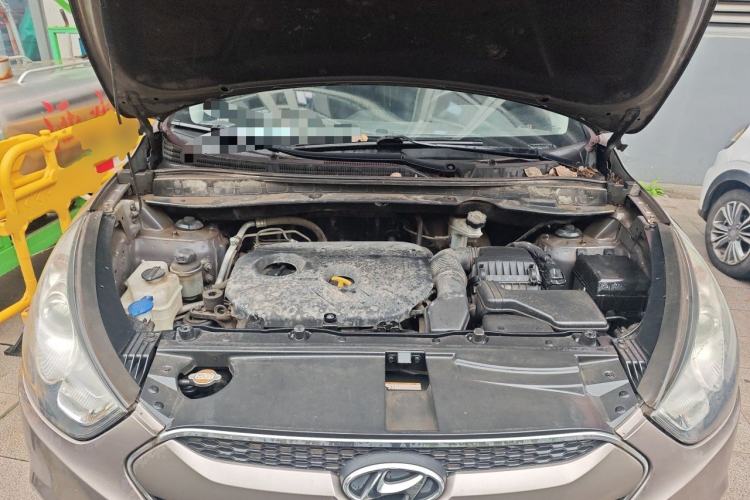 Used Hyundai ix35 2013 2.0L Automatic Two-Wheel Drive Smart GLS China V Standard Engine Bay