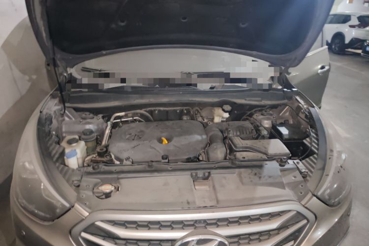 Used Hyundai ix35 2013 2.0L Automatic Two-Wheel Drive Smart GLS China IV Standard Engine Bay
