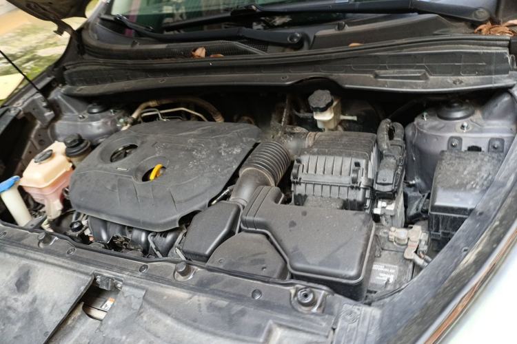 Used Hyundai ix35 2013 2.0L Automatic Two-Wheel Drive Smart GLS China IV Standard Engine Bay