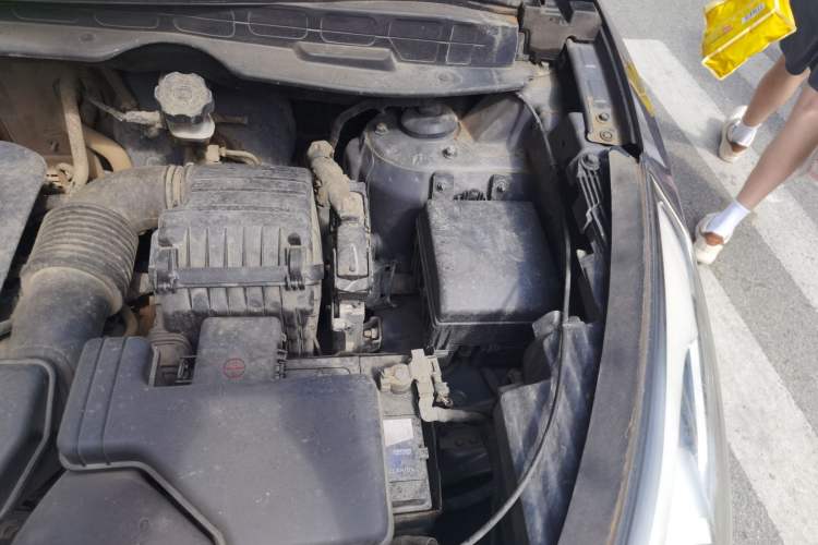 Used Hyundai ix35 2013 2.0L Automatic Two-Wheel Drive Smart GLS China IV Standard Engine Bay Left