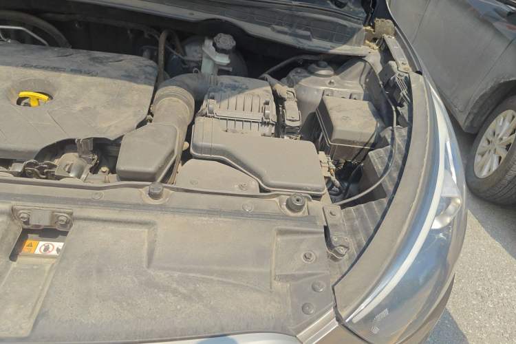 Used Hyundai ix35 2013 2.0L Automatic Two-Wheel Drive Smart GLS China IV Standard Engine Bay Left