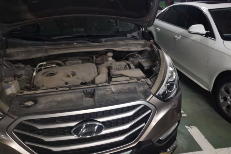 Used Hyundai ix35 2013 2.0L Automatic Two-Wheel Drive Smart GLS China IV Standard Engine Bay Left