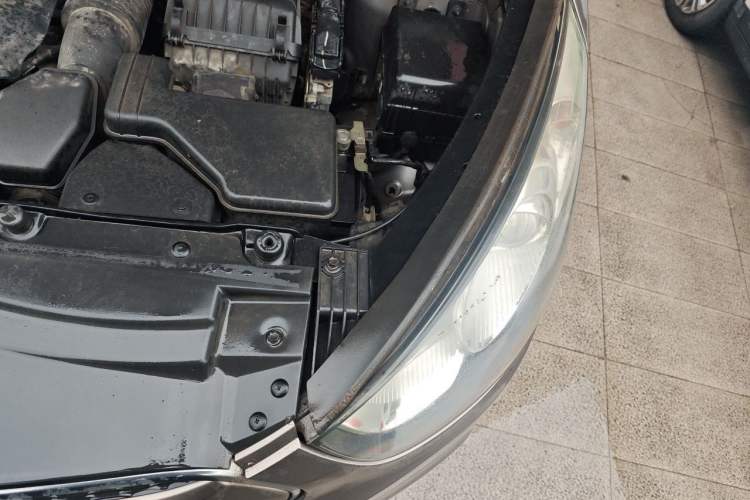 Used Hyundai ix35 2013 2.0L Automatic Two-Wheel Drive Smart GLS China V Standard Engine Bay Left