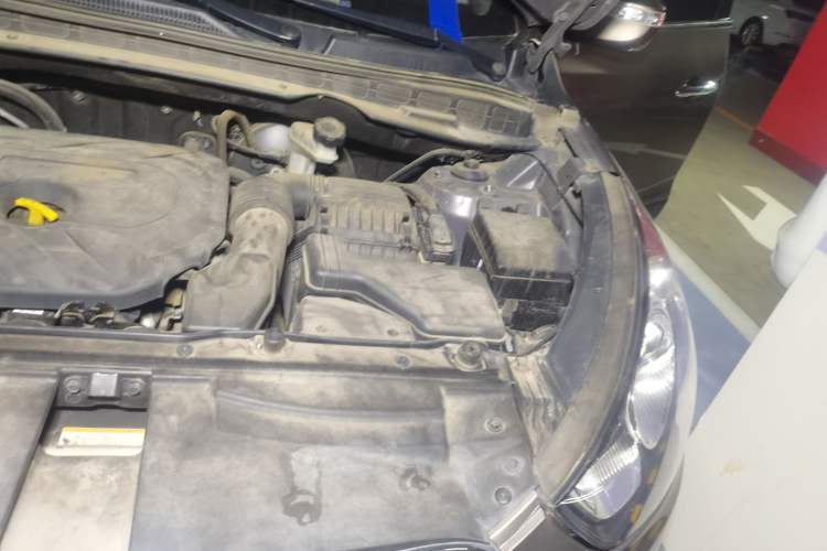 Used Hyundai ix35 2013 2.0L Automatic Two-Wheel Drive Smart GLS China IV Standard Engine Bay Left