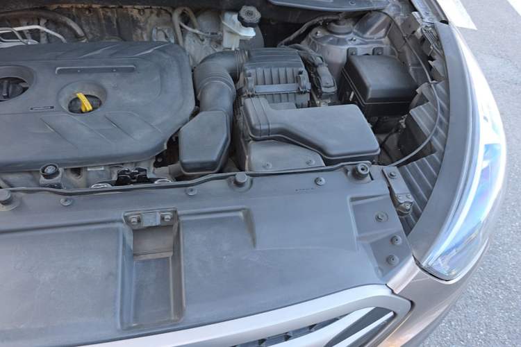 Used Hyundai ix35 2013 2.0L Automatic Two-Wheel Drive Smart GLS China IV Standard Engine Bay Left