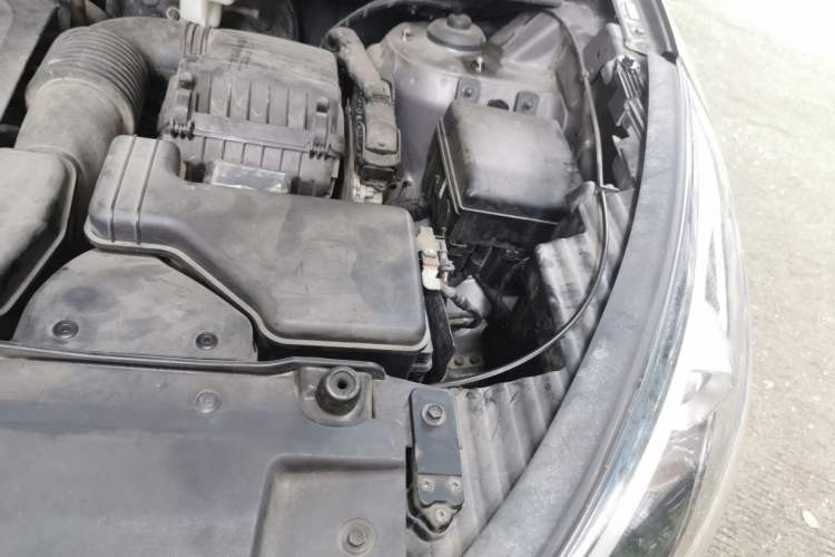 Used Hyundai ix35 2013 2.0L Automatic Two-Wheel Drive Smart GLS China IV Standard Engine Bay Left