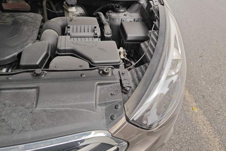 Used Hyundai ix35 2013 2.0L Automatic 4x4 Intelligent GLS China IV Standard Engine Bay Left