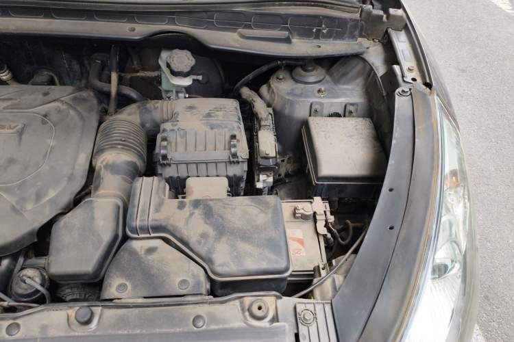 Used Hyundai ix35 2013 2.0L Automatic Two-Wheel Drive Smart GLS China V Standard Engine Bay Left