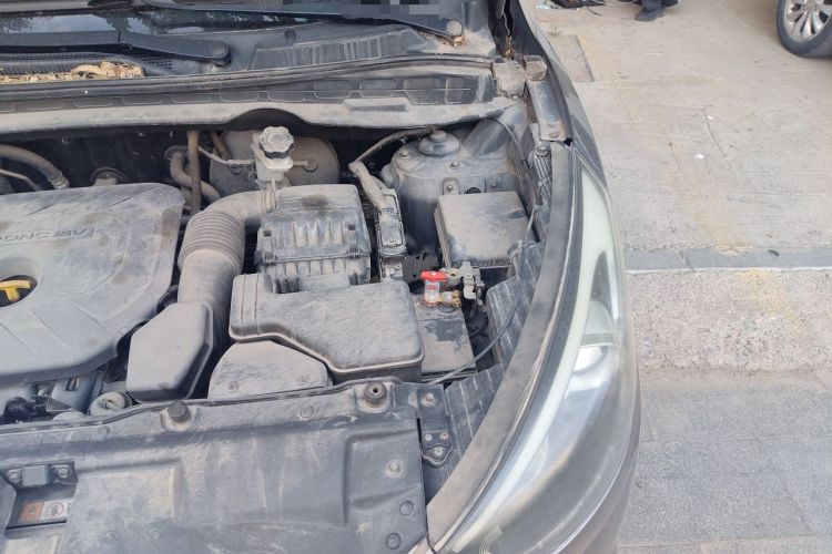 Used Hyundai ix35 2013 2.0L Automatic 2WD Comfort GL China IV Standard Engine Bay Left