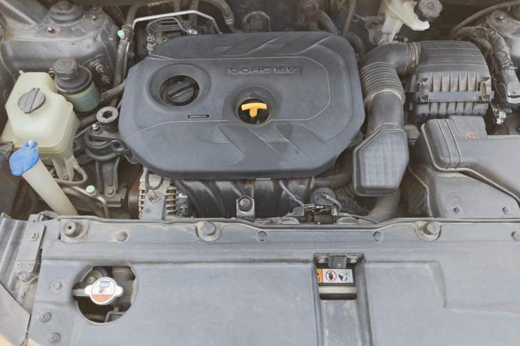 Used Hyundai ix35 2013 2.0L Automatic Two-Wheel Drive Smart GLS China IV Standard Engine Bay