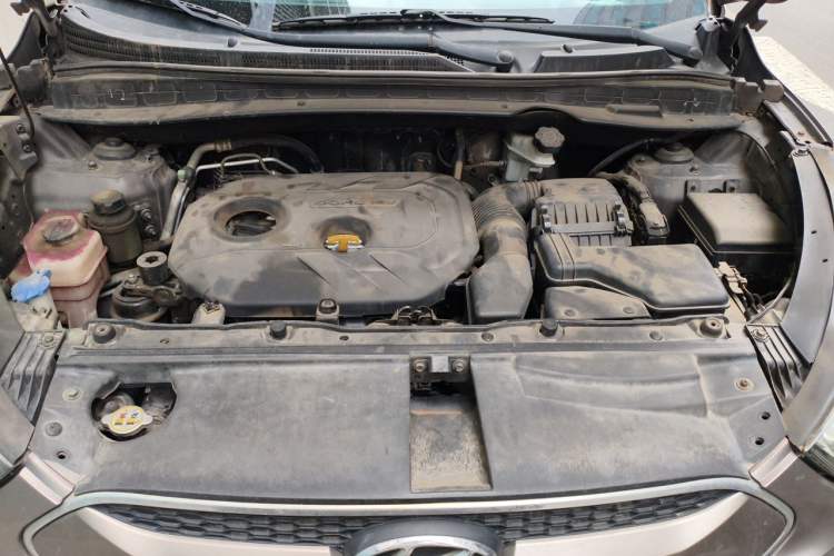 Used Hyundai ix35 2013 2.0L Automatic Two-Wheel Drive Smart GLS China V Standard Engine Bay