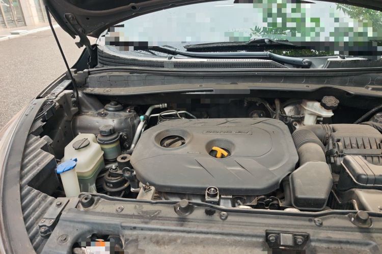 Used Hyundai ix35 2013 2.0L Automatic Two-Wheel Drive Smart GLS China IV Standard Engine Bay Right