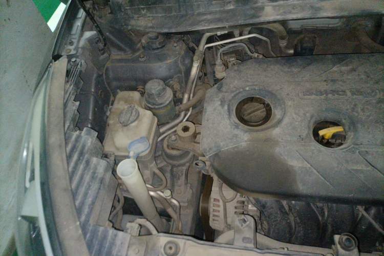 Used Hyundai ix35 2013 2.0L Automatic Two-Wheel Drive Smart GLS China IV Standard Engine Bay Right