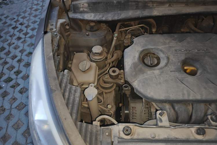 Used Hyundai ix35 2013 2.0L Automatic Two-Wheel Drive Comfort GL China V Standard Engine Bay Right