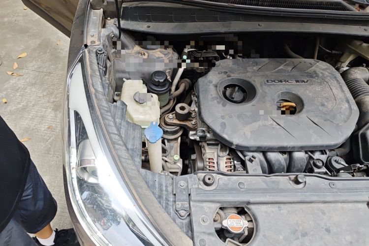 Used Hyundai ix35 2013 2.0L Automatic Two-Wheel Drive Smart GLS China IV Standard Engine Bay Right