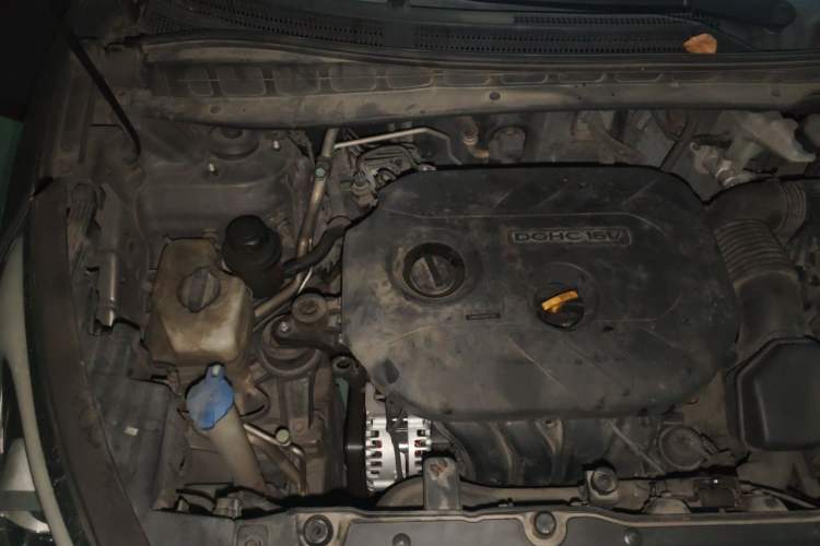Used Hyundai ix35 2013 2.0L Automatic Two-Wheel Drive Smart GLS China IV Standard Engine Bay Right