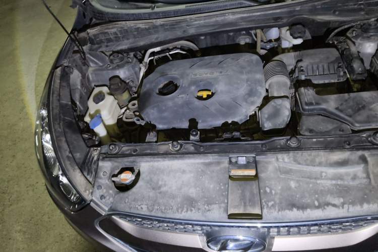 Used Hyundai ix35 2013 2.0L Automatic Two-Wheel Drive Smart GLS China IV Standard Engine Bay Right