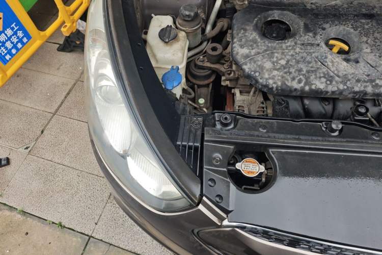 Used Hyundai ix35 2013 2.0L Automatic Two-Wheel Drive Smart GLS China V Standard Engine Bay Right