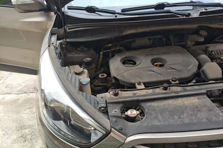 Used Hyundai ix35 2013 2.0L Automatic 2WD Comfort GL China IV Standard Engine Bay Right