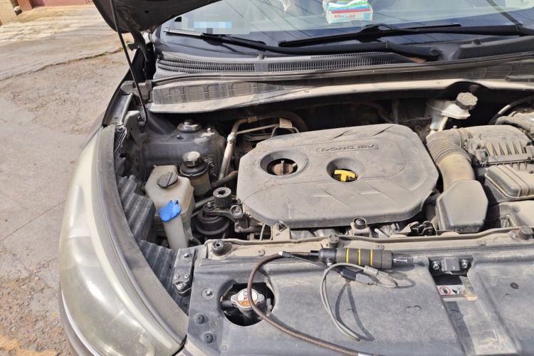 Used Hyundai ix35 2013 2.0L Automatic Two-Wheel Drive Smart GLS China IV Standard Engine Bay Right