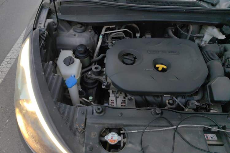 Used Hyundai ix35 2013 2.0L Automatic Two-Wheel Drive Smart GLS China IV Standard Engine Bay Right